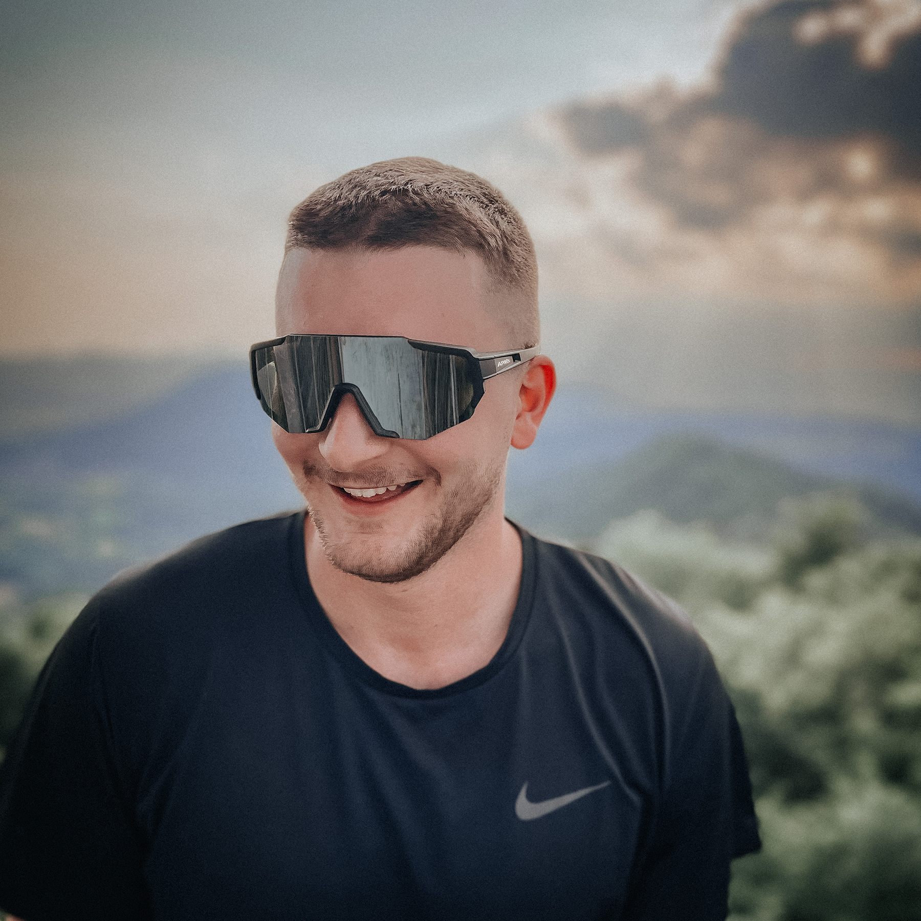 The Eagers Transparent Bundle